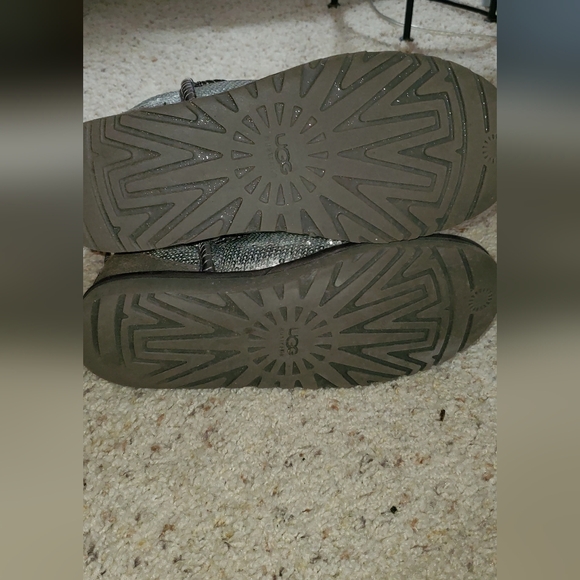 Ugg silver sequin and gray suede boot - Picture 6 of 9